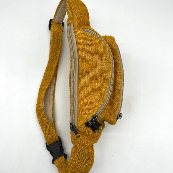 Sherpa Fanny Pack Travel Pouch - Picture 8 of 10